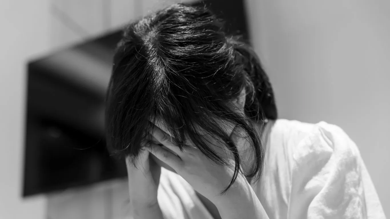 Pesquisa revela que 97% dos professores e 81% dos profissionais da Saúde associam quadros de ansiedade, depressão e insônia às condições de trabalho.