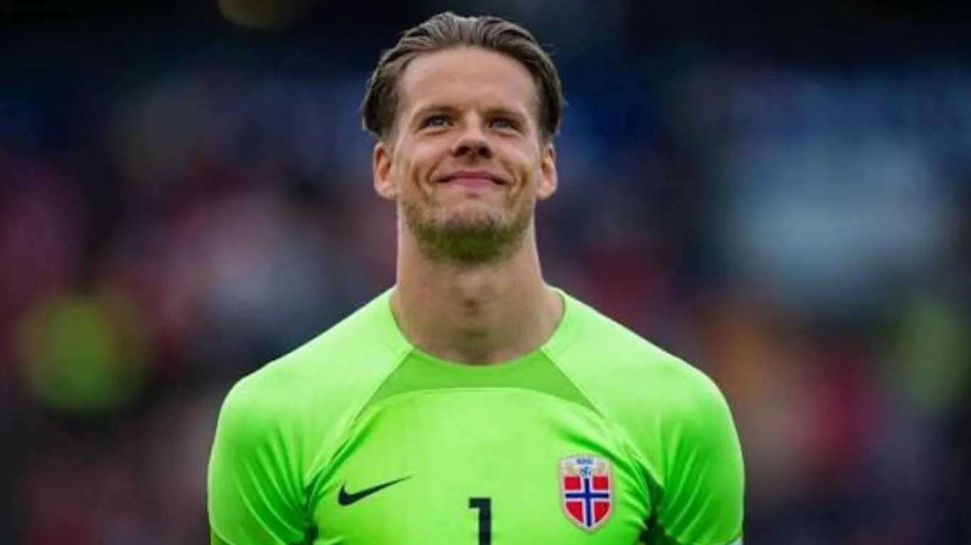 Orjan Nyland, de 35 anos, defendeu pênalti decisivo na vitória norueguesa por 2 a 1 e superou desconfiança após ficar sem clube na Europa.