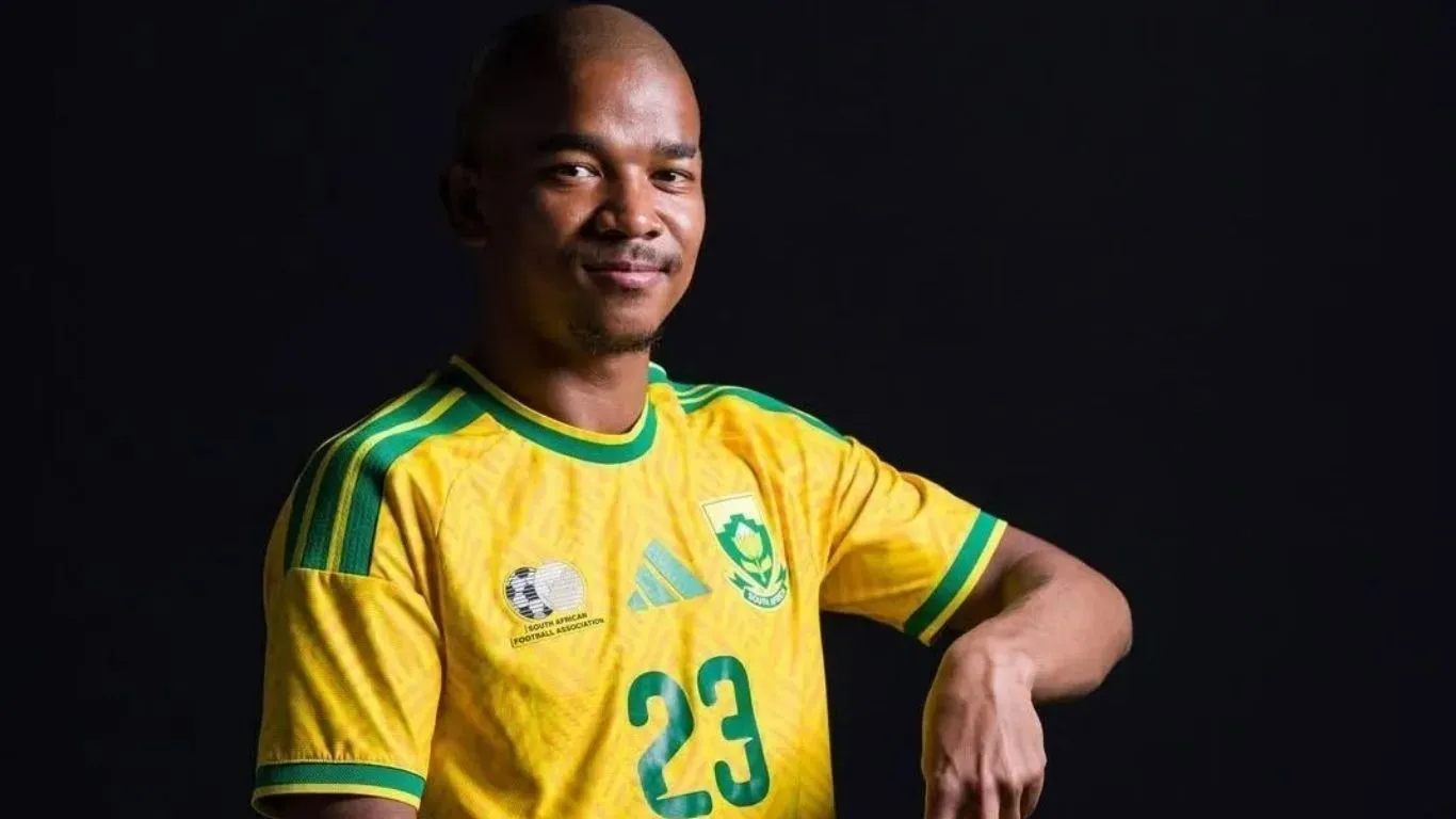 Meio-campista Jayden Adams integrou campanha histórica na competição; federação local e familiares lamentam o ocorrido.