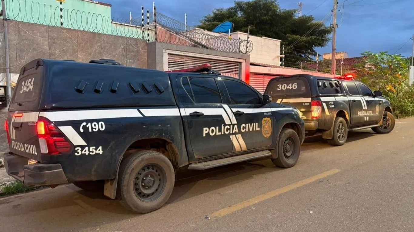 Laudo balístico ligou arma de casal à morte de jovens; mãe de uma das presas e homem que fornecia munições estão foragidos.
