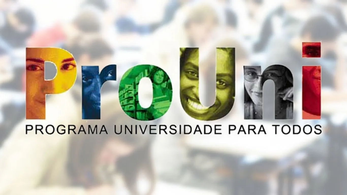 Candidatos pré-selecionados na primeira chamada têm até o dia 24 de julho para realizar a comprovação de dados diretamente com as instituições de ensino.