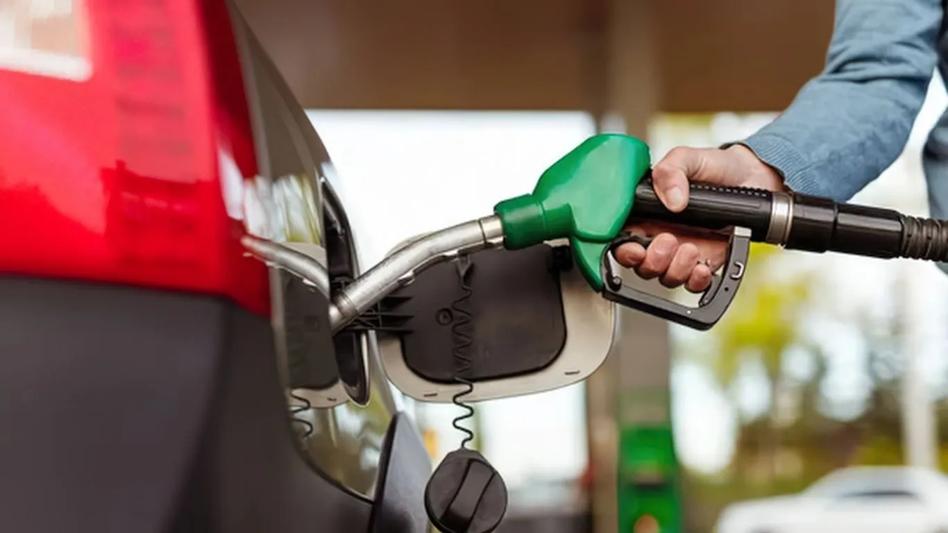 Entidade aponta alta do petróleo Brent e do dólar como principais causadores do encarecimento na ponta.