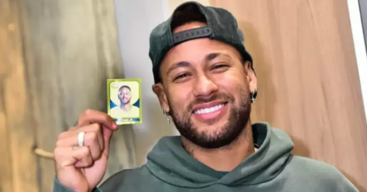O adesivo dourado exclusivo de Neymar Jr. virou febre entre os torcedores e esgotou em menos de duas horas após o lançamento da edição limitada.