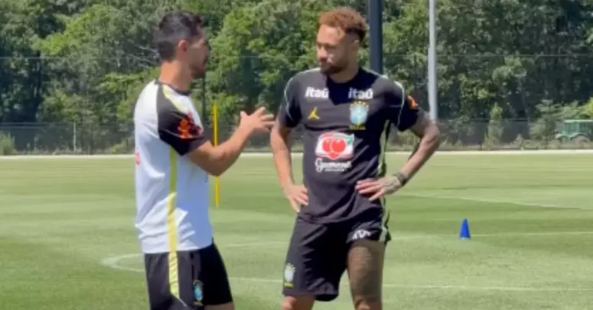 Neymar deu mais um passo em sua recuperação e pela primeira vez realizou atividades no gramado desde que se apresentou à Seleção Brasileira para o Mundial.