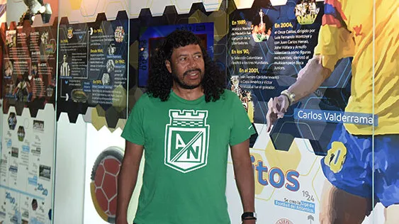 Higuita reage ao confisco de imóvel associado a Pablo Escobar. Justiça colombiana aponta origem em dinheiro do narcotráfico. Confira os detalhes.