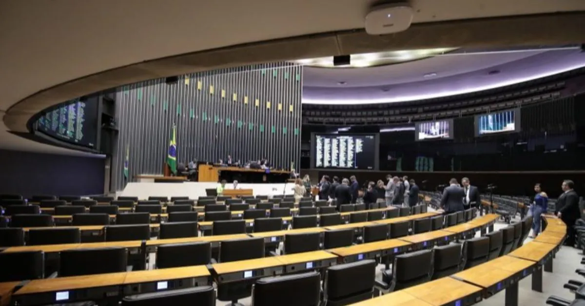 A Câmara Federal representa, sem dúvida, uma das oportunidades mais prestigiadas entre os concursos legislativos.