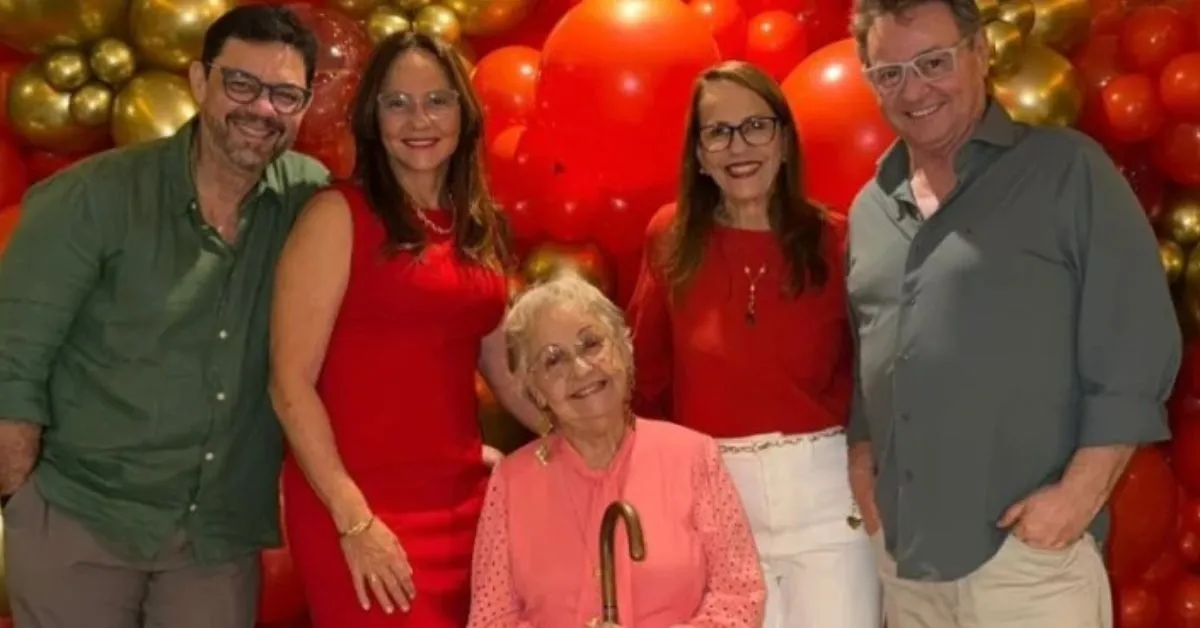 Mízar (ao centro) é mãe do empresário Tony Bonna e do jornalista Mauro Bonna.