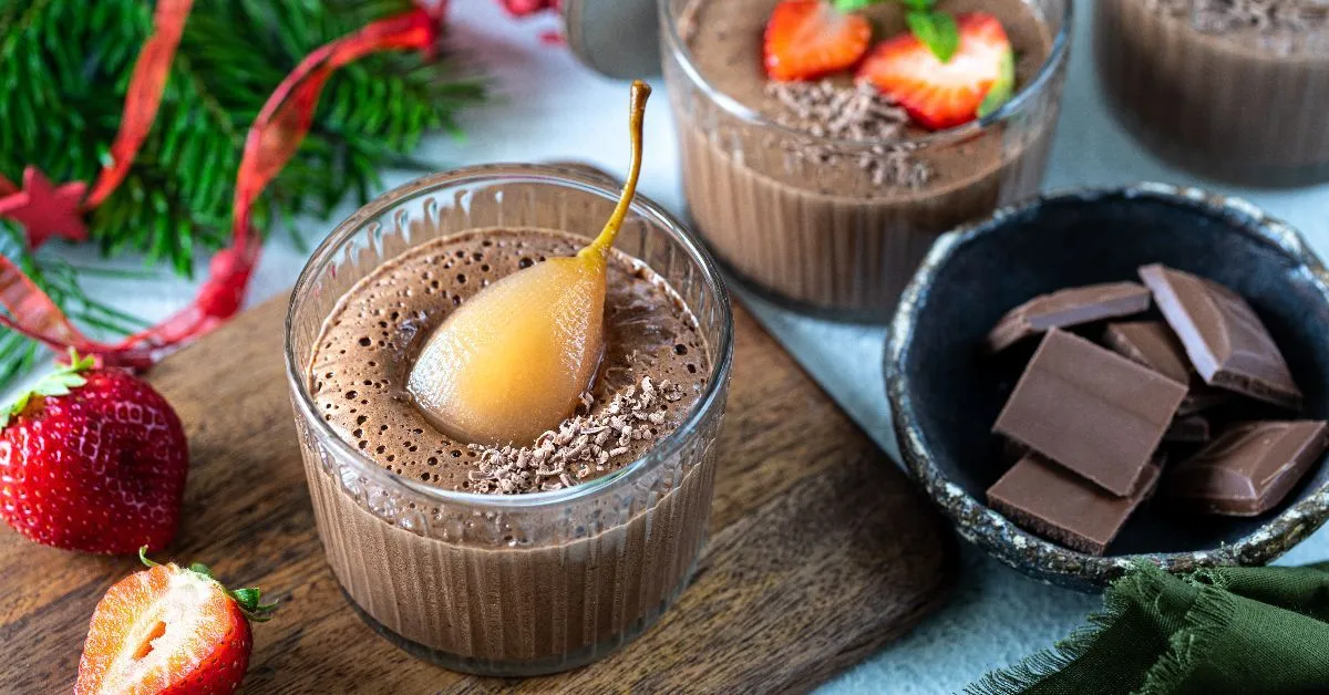 A musse de chocolate é uma das sobremesas mais elegantes e, ao mesmo tempo, acessíveis para preparar em casa.