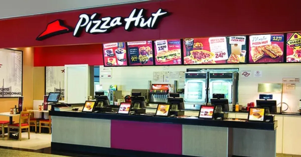 A Pizza Hut enfrenta uma combinação de fatores que tornam a operação tradicional inviável.