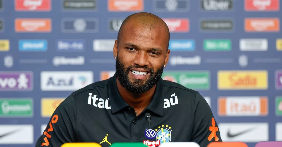 Elogiado no último amistoso, Igor Thiago pode ganhar a vaga de centroavante no jogo deste sábado (6).