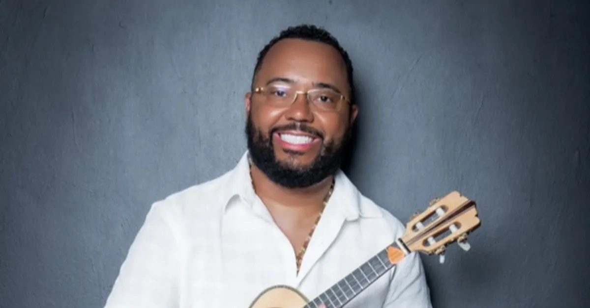 Dudu Nobre apresenta um espetáculo de samba de raiz, com carisma e participação popular