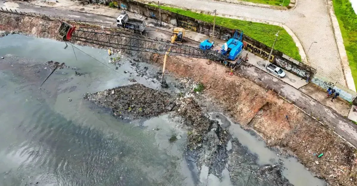 Trabalho retirou mais de 1500 toneladas de sendimentos do canal.