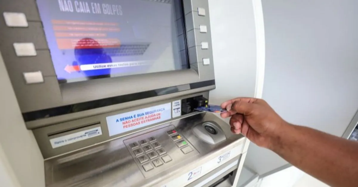 A programação começou com o pagamento destinado aos inativos militares, pensionistas civis e militares, além dos inativos civis e das pensões especiais vinculadas à Seplad.
