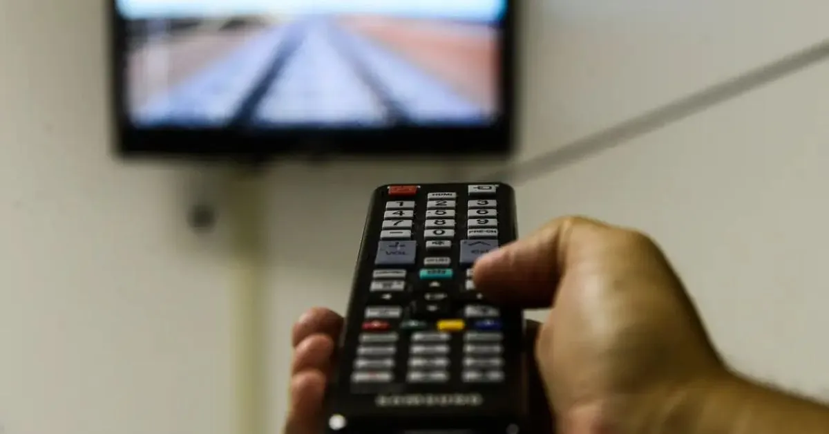 A nova plataforma de streaming gratuita "Tela Brasil" será lançada neste sábado (30)