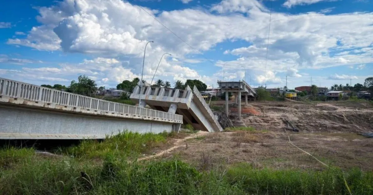 Ponte desabou na sexta-feira (05).