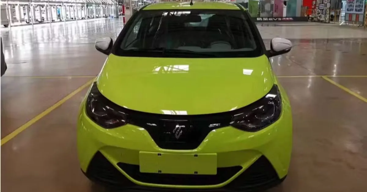 Modelo vem equipado com bateria LFP de 15,9 kWh, com autonomia de até 201 km.