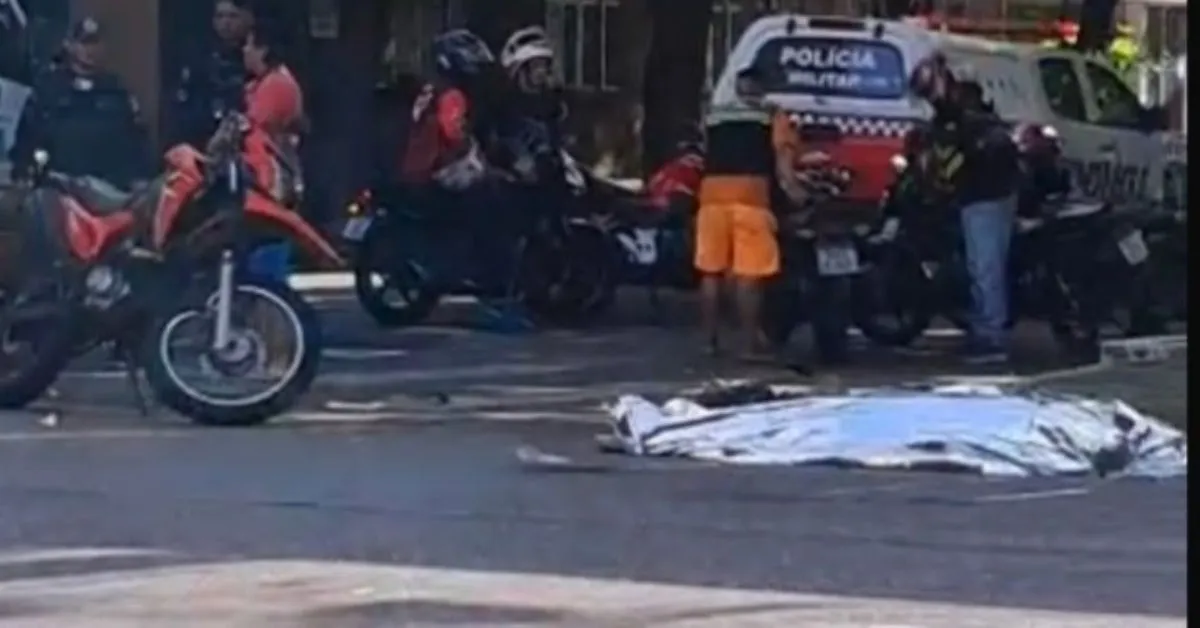 Polícia Científica esteve no local para a retirada do corpo.