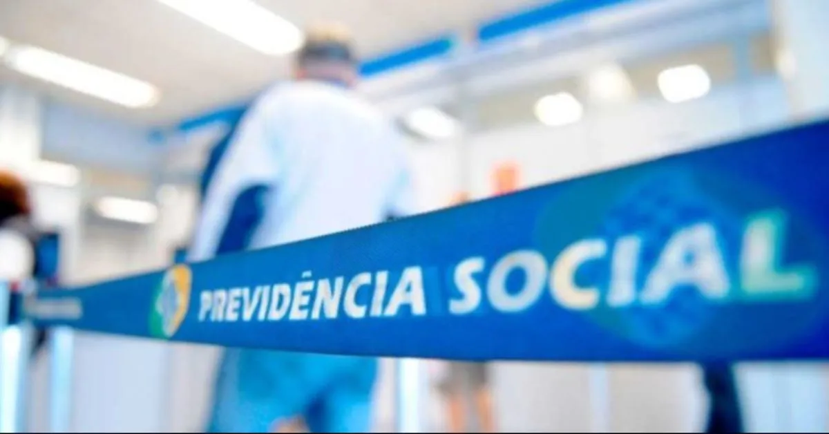 O benefício é destinado aos aposentados e pensionistas