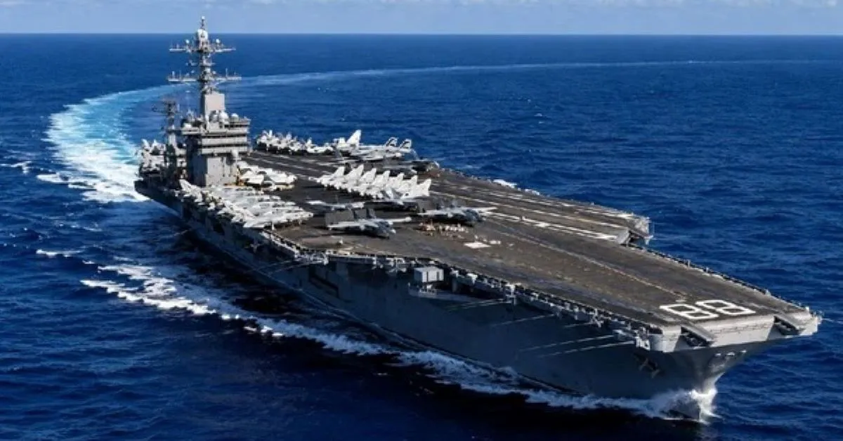 A presença do maior navio de guerra dos EUA se deve a uma ação conjunta com a Marinha do Brasil