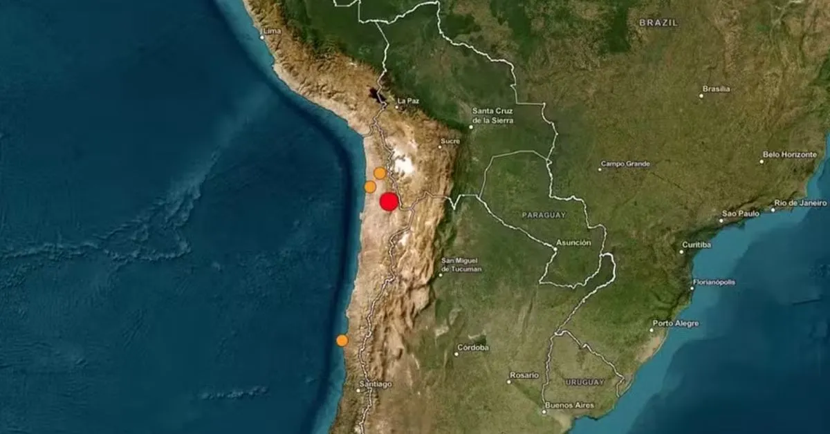 O ponto vermelho do mapa indica a região atingida por terremoto