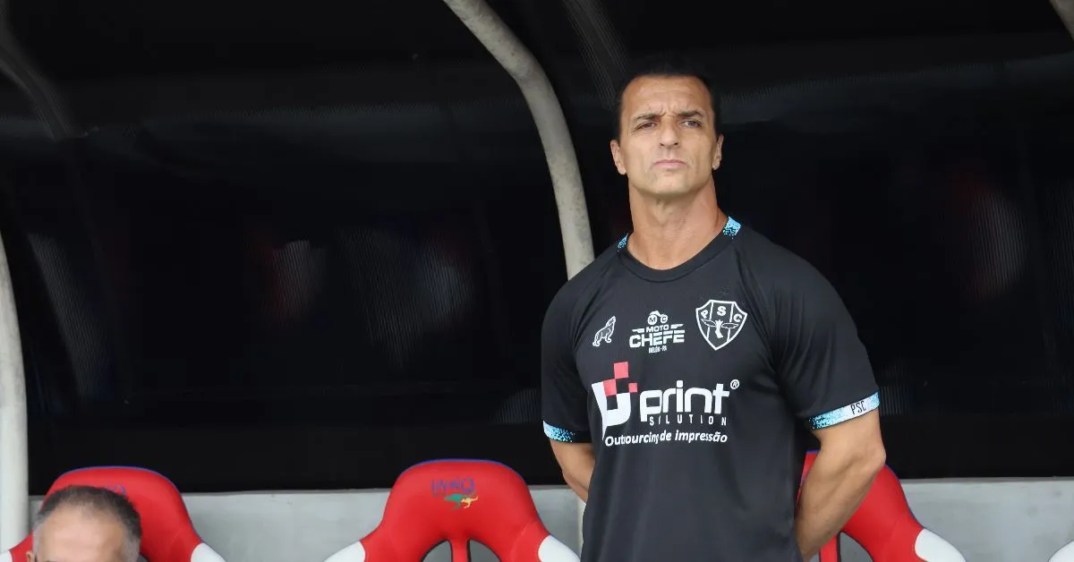 O treinador apontou algumas falhas que contribuíram para a derrota do time