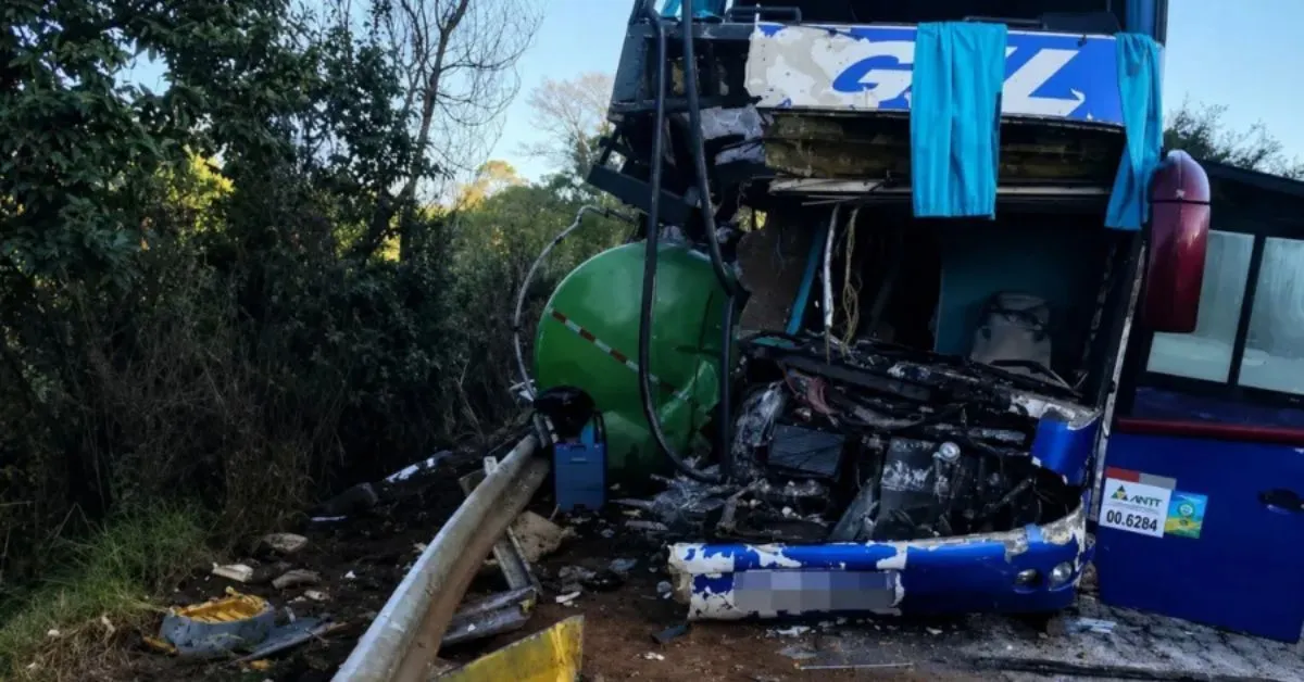 As imagens mostram a gravidade do acidente que resultou nas mortes das romeiras