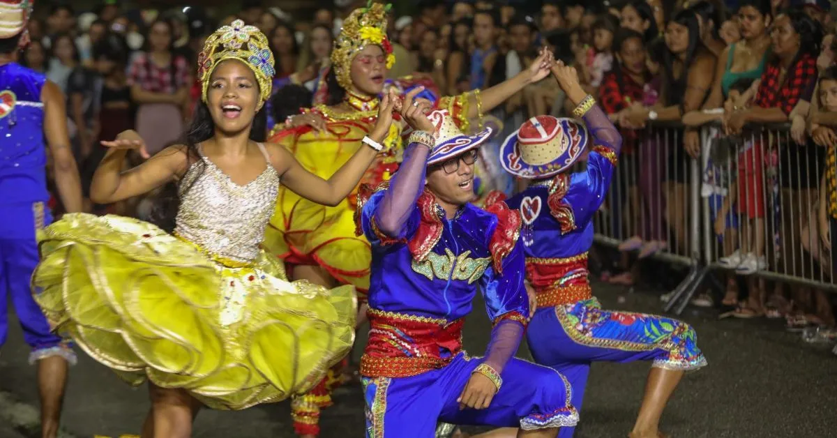 Concurso de quadrilhas juninas é uma tradição das festas neste mês.