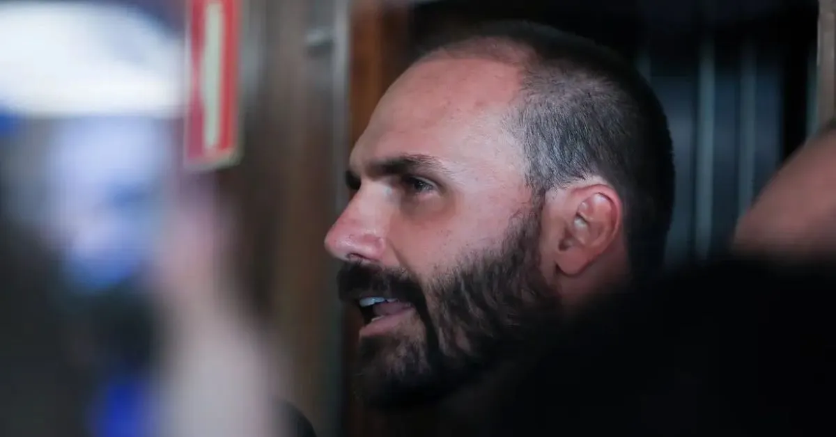 Eduardo Bolsonaro foi condenado por unanimidade em julgamento pela primeira turma do STF.