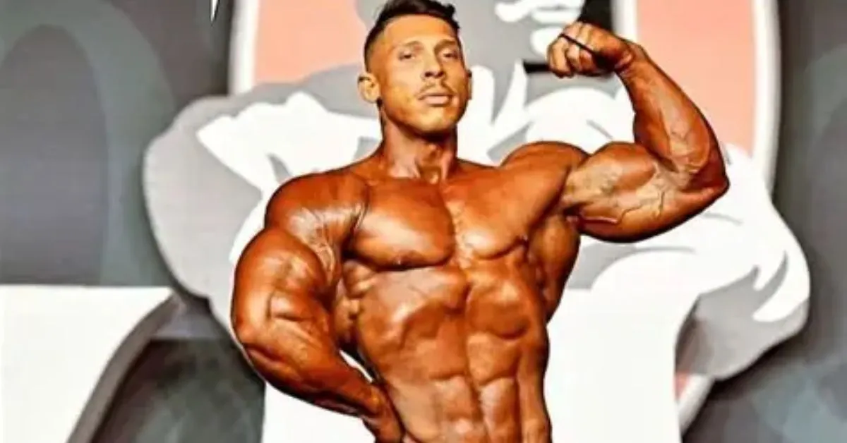 Ramon Dino intensifica preparação para defender o título da Classic Physique no Mr. Olympia