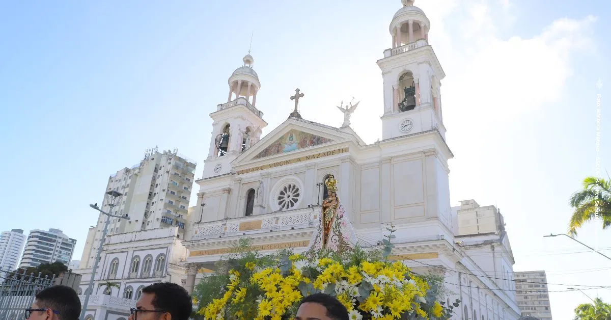 Fiéis participam de programação especial na Basílica de Nazaré durante o Dia de Devoção Nazarena, em Belém.