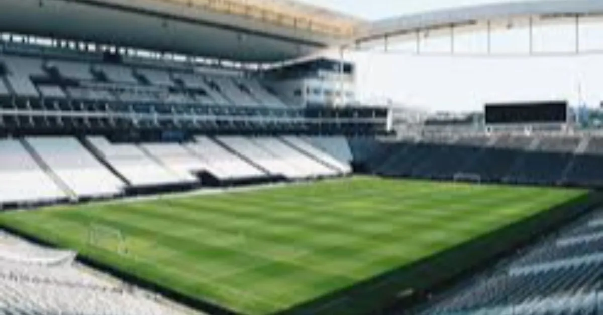 Domingo com muito futebol.