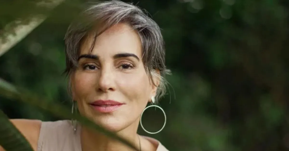 Glória Pires assume pela primeira vez a direção de uma peça teatral em espetáculo protagonizado por Narjara Turetta.