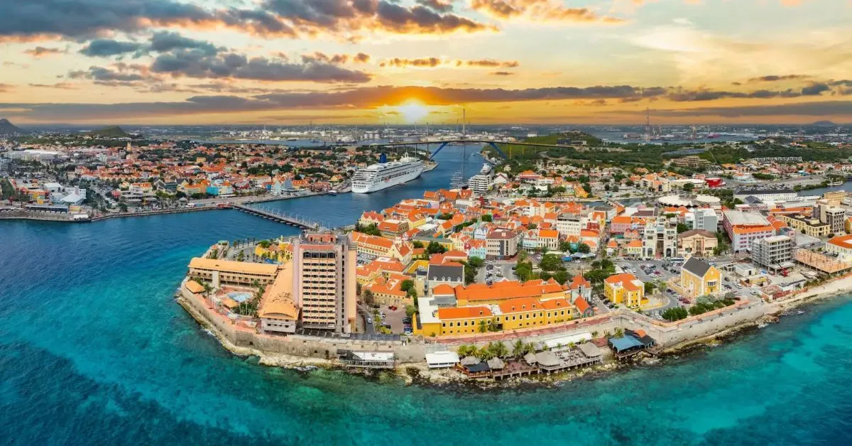 Essa conexão também garante cidadania holandesa a quem nasce em Curaçao, permitindo livre circulação na União Europeia