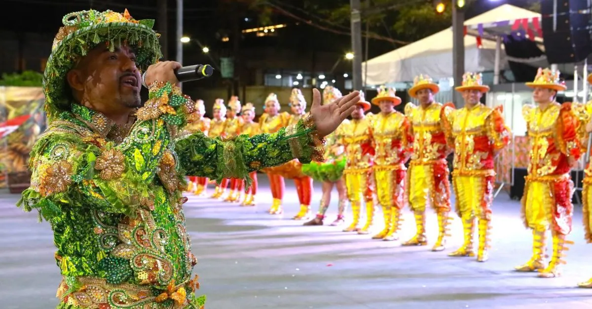 Dezesseis grupos disputaram o título municipal na Praça Waldemar Henrique; apuração das notas será realizada nesta terça-feira (30).