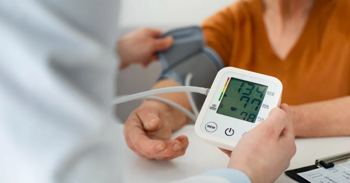Mudanças no estilo de vida ajudam a controlar a pressão alta e reduzem o risco de doenças cardiovasculares