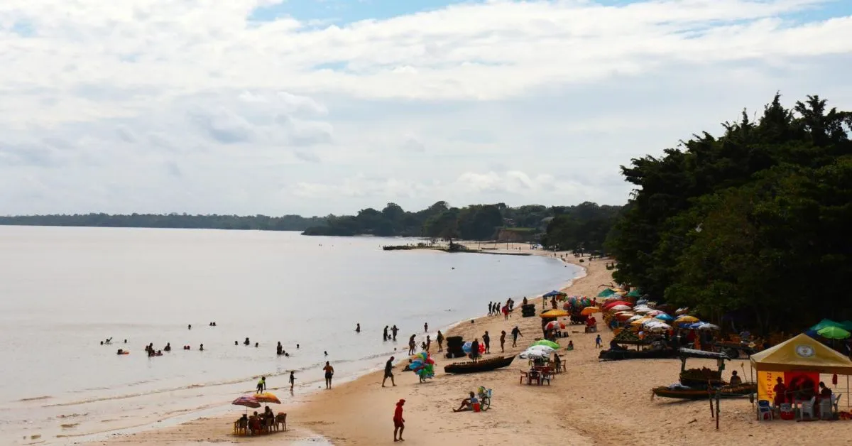 Frota de ônibus para Mosqueiro é reforçada pela Prefeitura de Belém para atender o aumento do fluxo de passageiros durante as férias escolares.