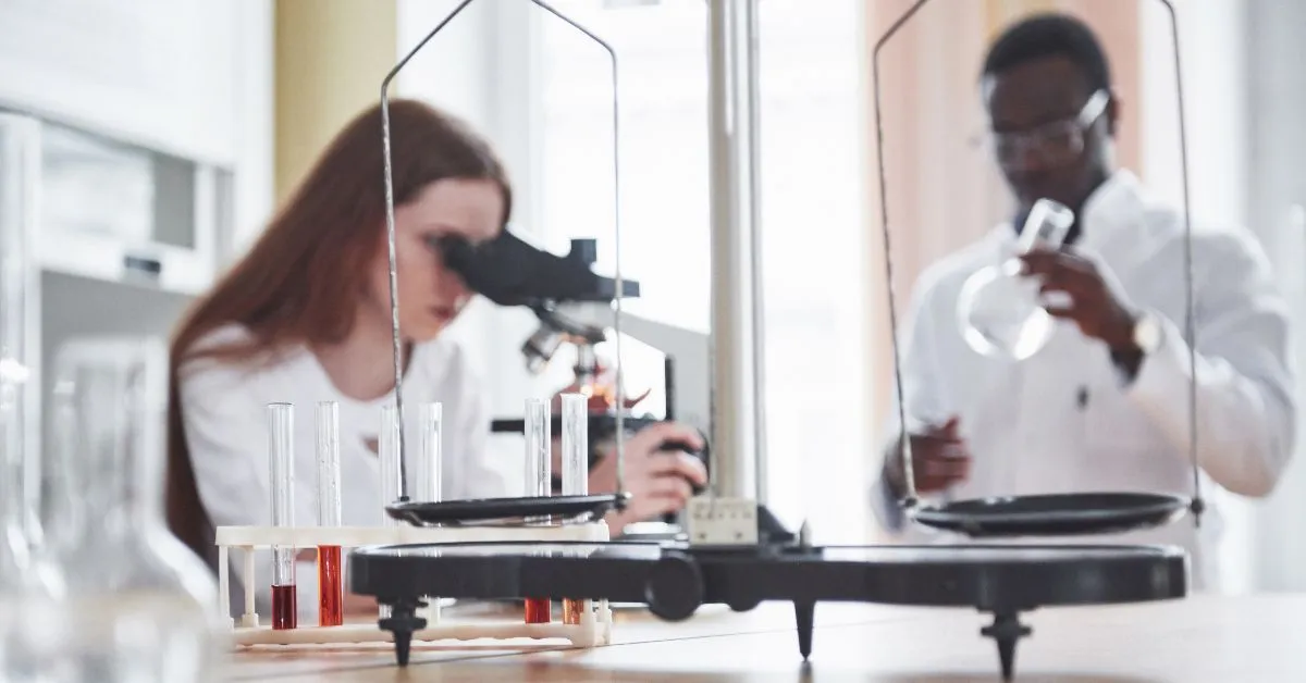 Nova estratégia do MCTI define diretrizes para fortalecer ciência, tecnologia e inovação no Brasil até 2034.
