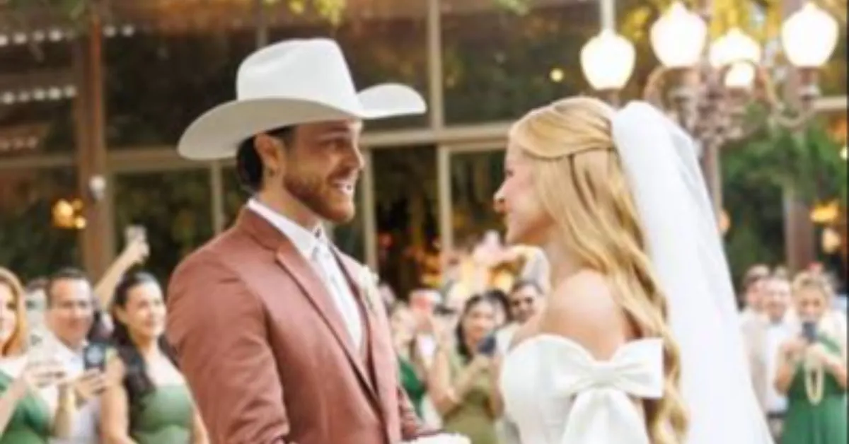 Gustavo Tubarão e Jade Sales durante o casamento; votos do influenciador repercutiram nas redes sociais.
