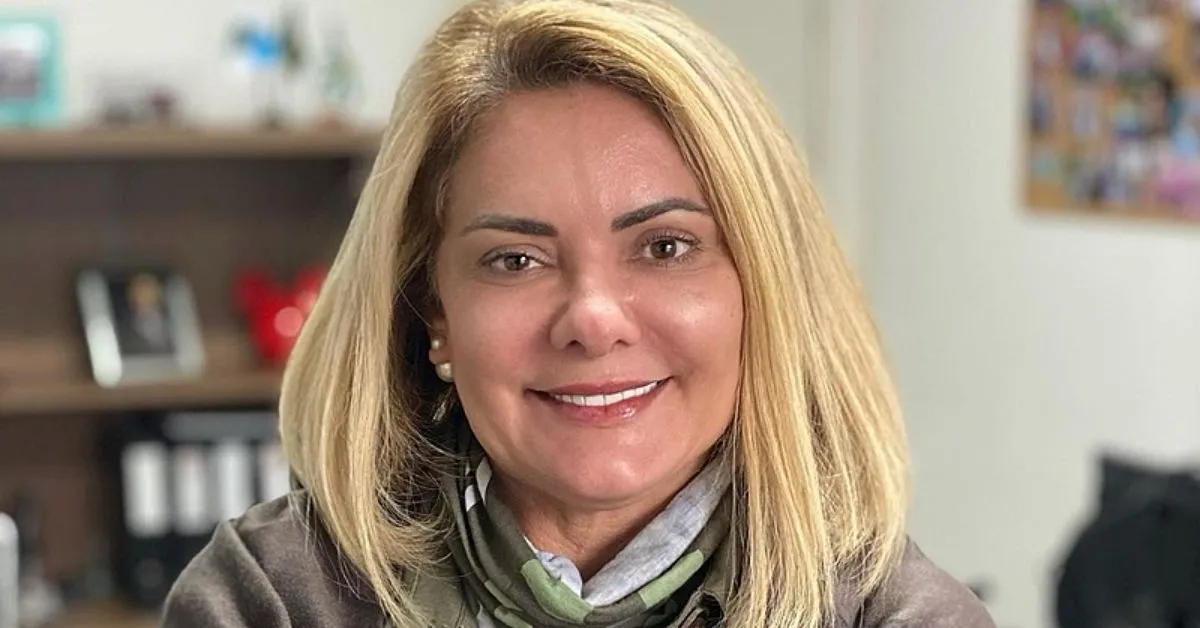 A decisão foi tomada após Ana Cristina não cumprir a determinação de quitar o débito decorrente da condenação.