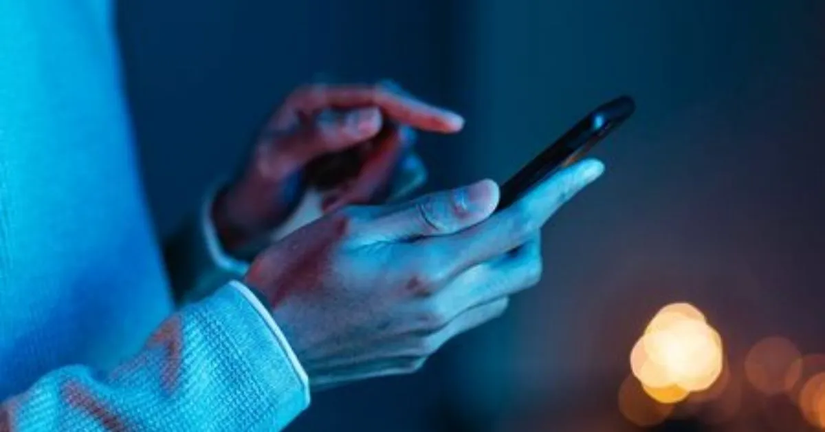 Quando ativada, a ferramenta reforça a segurança digital ao alertar sobre possíveis ligações de spam e diminuir o número de chamadas indesejadas, incluindo propagandas insistentes e tentativas de fraude.