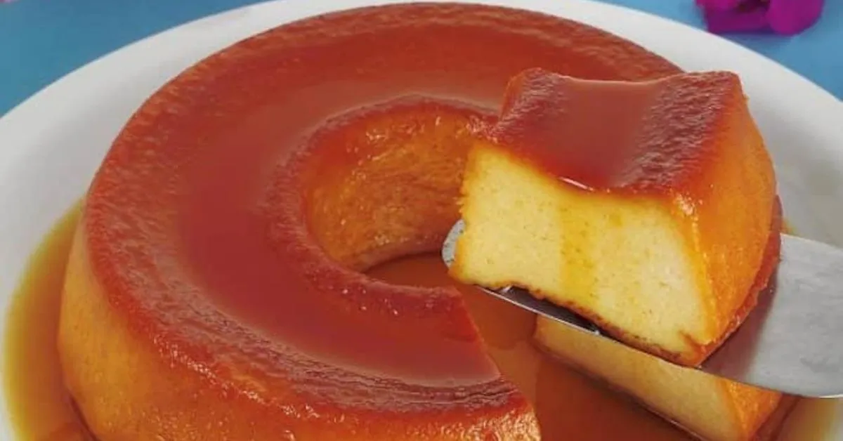 . A receita pode ganhar diferentes sabores com a adição de ingredientes como coco ralado, canela, uvas-passas, essência de baunilha ou pedaços de chocolate.