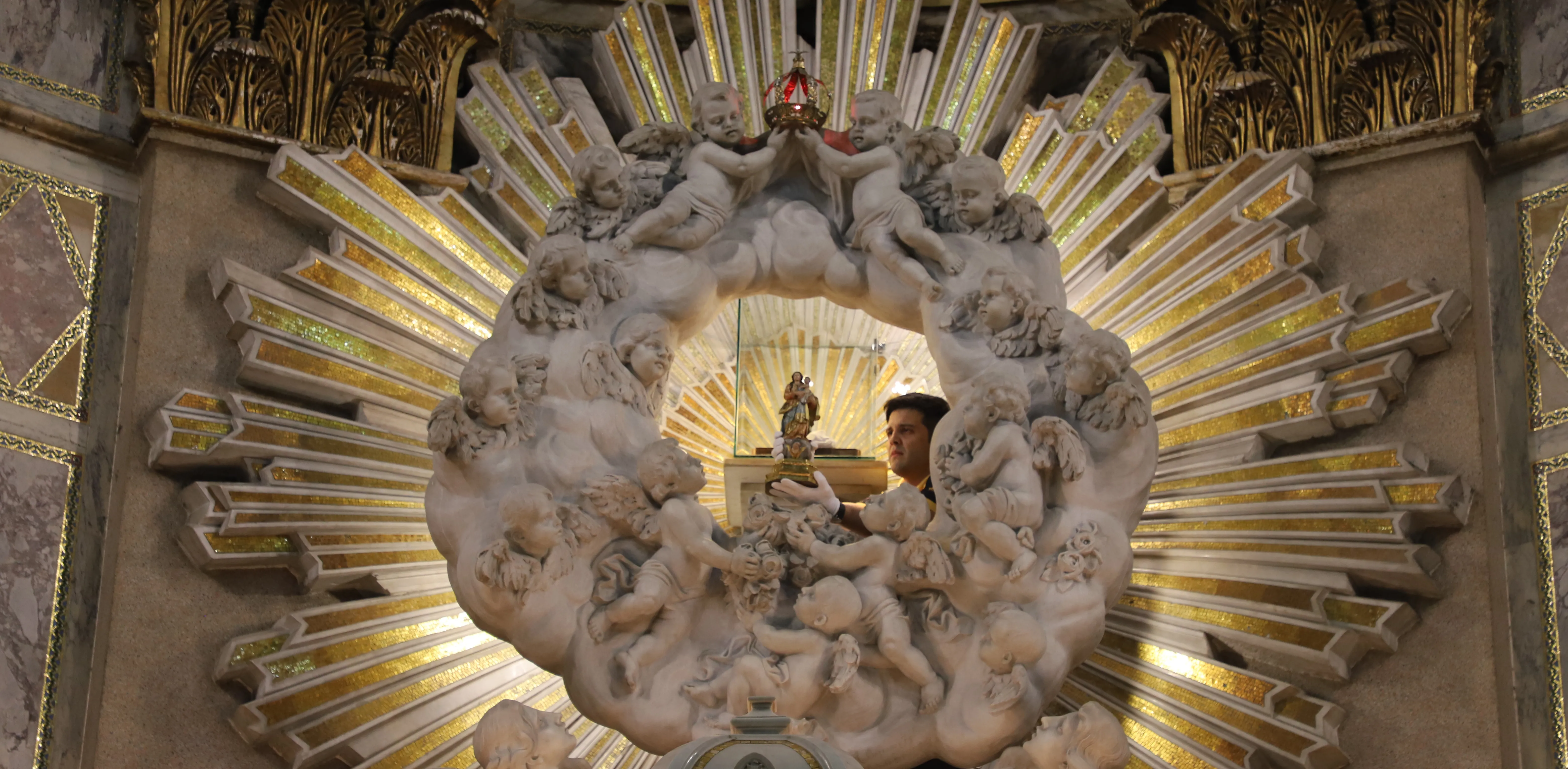 Descida da Imagem Original de Nossa Senhora de Nazaré marca programação do Mês Mariano