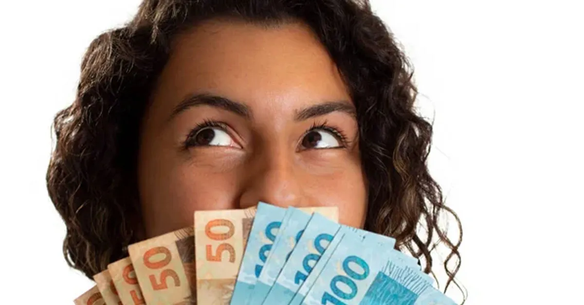 Uma oportunidade inesperada pode chamar sua atenção e mudar sua perspectiva sobre dinheiro ou carreira.