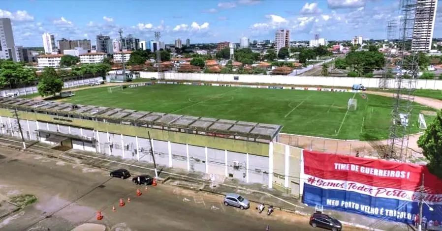 Estádio Aluízio Ferreira recebe o confronto que vale a liderança.