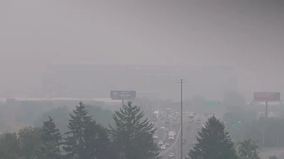 Incêndios no Canadá provocam fumaça que afeta qualidade do ar em diversas regiões dos EUA antes da final da Copa do Mundo.