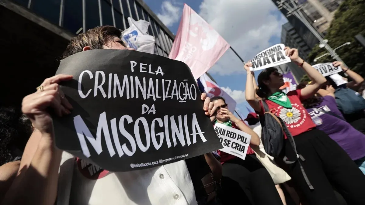 Saiba tudo sobre a votação do PL da Misoginia, suas implicações e a resistência enfrentada no Congresso.
