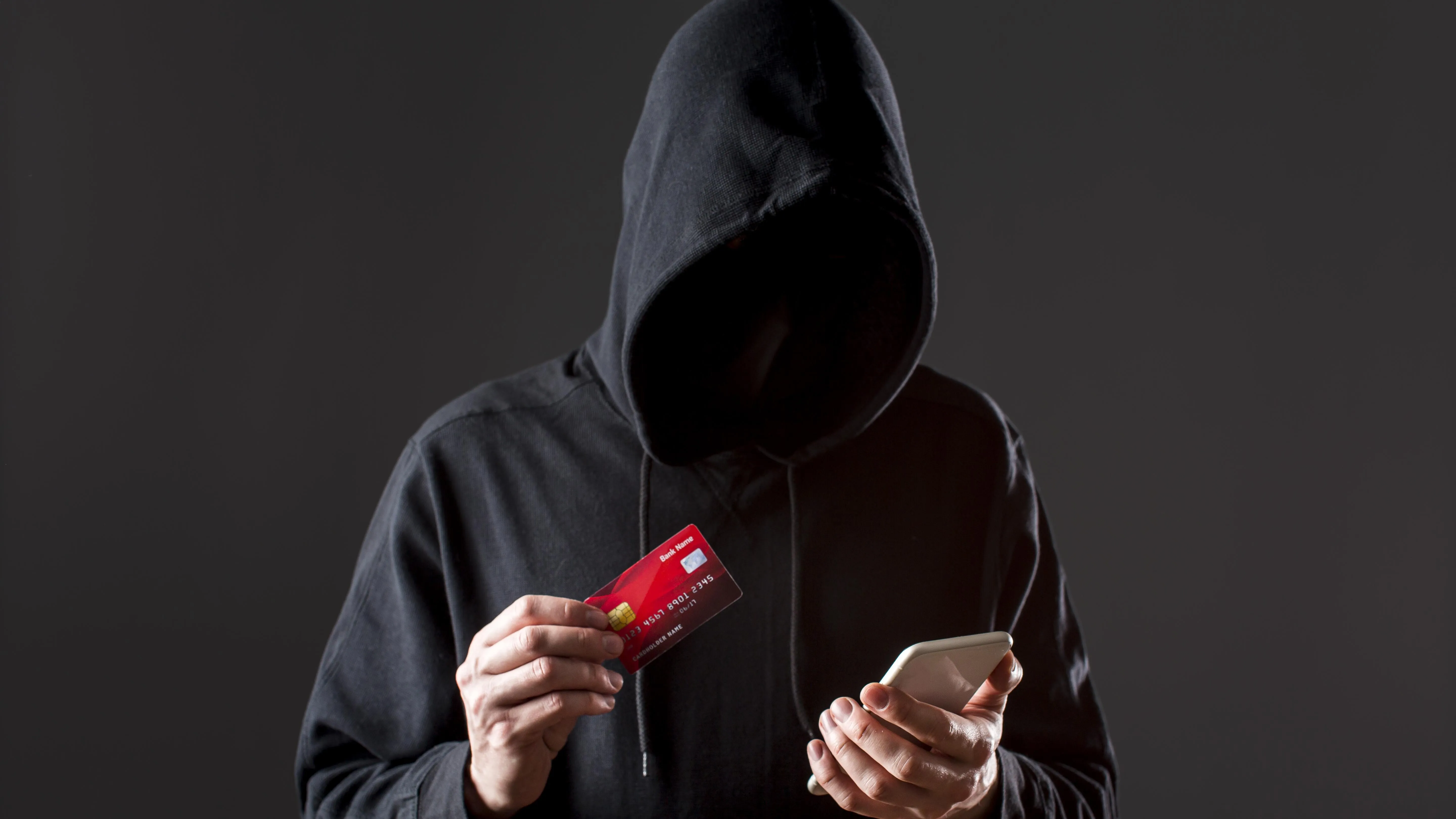 Golpes envolvendo cartões de crédito continuam frequentes.