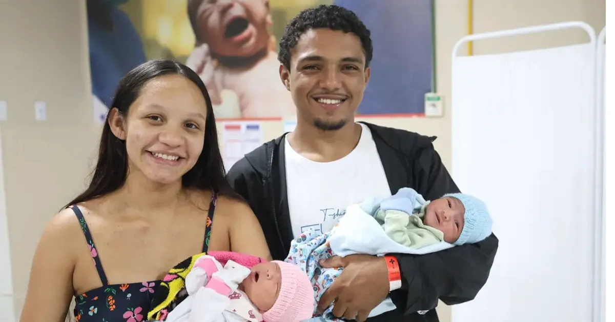 Os primeiros gêmeos do novo Anita Gerosa nasceram na semana em que o hospital completa um mês após a retomada do atendimento à população.