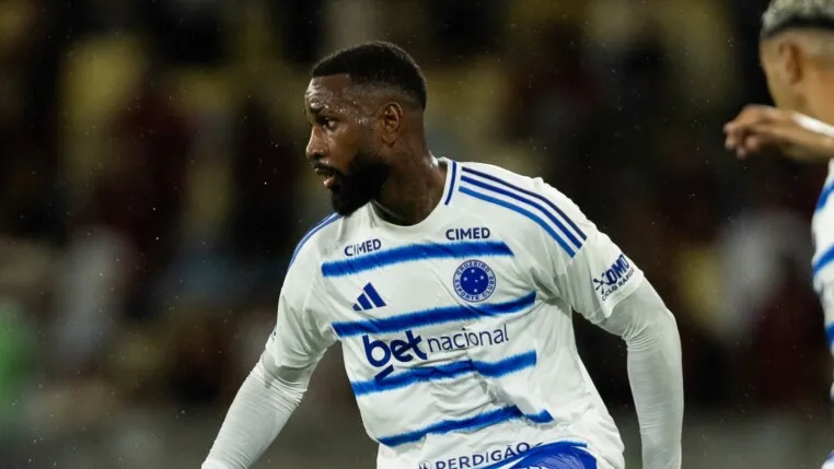 Gerson valorizou a vitória do Cruzeiro sobre o Remo, destacou a confiança do time na sequência do Brasileirão e apontou dificuldades no gramado do Baenão.