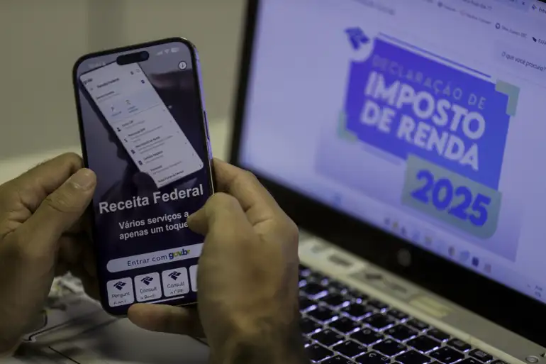 Os valores serão depositados exclusivamente por meio de uma chave Pix vinculada ao CPF do contribuinte.